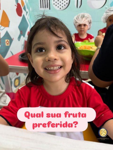 Uma atividade cheia de sabor e alegria marcou a tarde da turminha do Infantil 3 vespertino! 🍓🍌🍇

Durante a preparação da salada de frutas da atividade do livro Girolhar, cada criança escolheu sua fruta preferida e, em um momento lúdico e criativo, ganhou uma “fantasia” especial inspirada nessa escolha.

Entre cores, descobertas e muitas risadas, vivenciamos um aprendizado significativo e repleto de diversão. 🍎✨

@edebebrasil @salesianasne @redesalesianabr