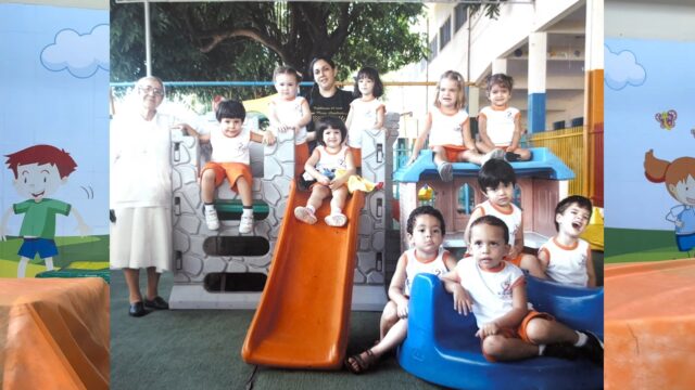 💙✨ Histórias que ajudam a construir a nossa história.

Há mais de duas décadas, Tia Célia dedica seu talento, carinho e vocação à educação das nossas crianças. Professora da Educação Infantil desde 2003, ela acompanhou gerações de alunos, colecionando memórias, aprendizados e momentos inesquecíveis.

Neste depoimento especial, Tia Célia revive experiências marcantes de sua trajetória no Instituto Maria Auxiliadora, compartilhando lembranças que revelam a beleza da missão de educar com amor, alegria e espírito salesiano.

Uma história de dedicação que se entrelaça com os 75 anos de nossa instituição e continua inspirando vidas todos os dias. 💫

Assista, emocione-se e celebre conosco essa caminhada de fé, educação e família.

#IMA75Anos #InstitutoMariaAuxiliadora #MemóriasQueInspiram #EducaçãoInfantil #FamíliaSalesiana #educarcomamor♥️